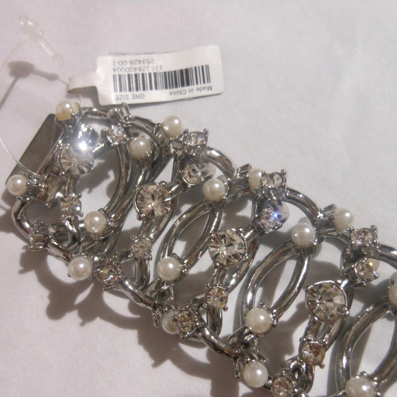 Banana Republic Jewelry - BANANA REPUBLIC Lady Chain Bracelet*Pearl/Glass